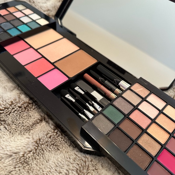 Makeup Kit - Multi-Color - Picture 5 of 9